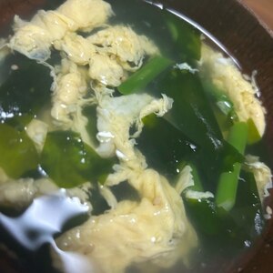 小松菜と卵とわかめの中華スープ